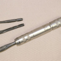 Κρουστικό εργαλείο Ν.178 για την αφάιρεση παχιά κρουστικά στρώματα σε αρχαιολογικά αντικείμενα